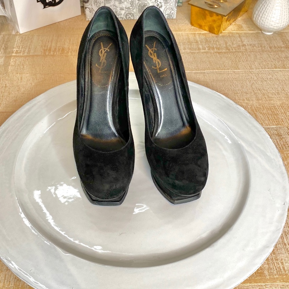 Yves Saint Laurent Tribute suede platform pumps - Picture 2 of 12